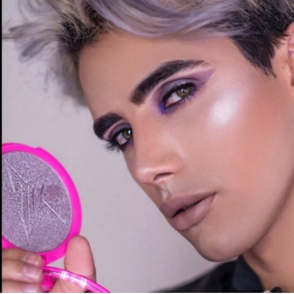 ONLY ONE LEFT❤️ 🔥 New ✨ JEFFREE STAR SKIN FROST LAVENDER SNOW - Picture 2 of 8